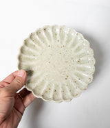 Kinjo Hiromu "Chrysanthemum Plate"