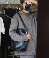 seya. "SEYA X ISAAC REINA CHASEN HOBO / MEDIUM / OIL LEATHER"