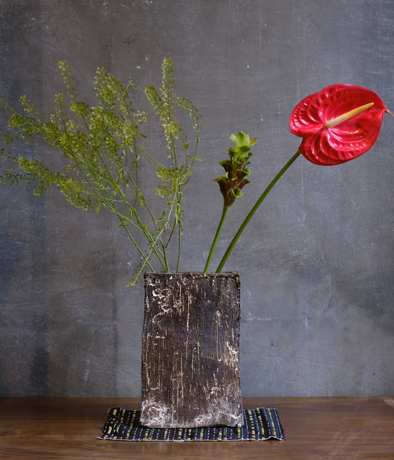 Kihan Komura "Square flower vase small"