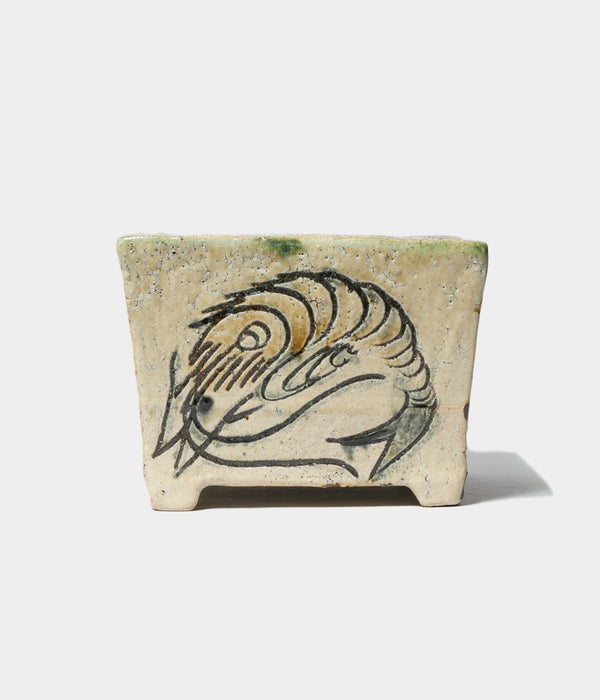 Jiro Kinjo "Flat square bowl with line carved shrimp pattern"