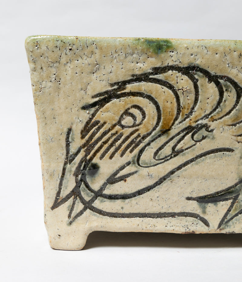 Jiro Kinjo "Flat square bowl with line carved shrimp pattern"