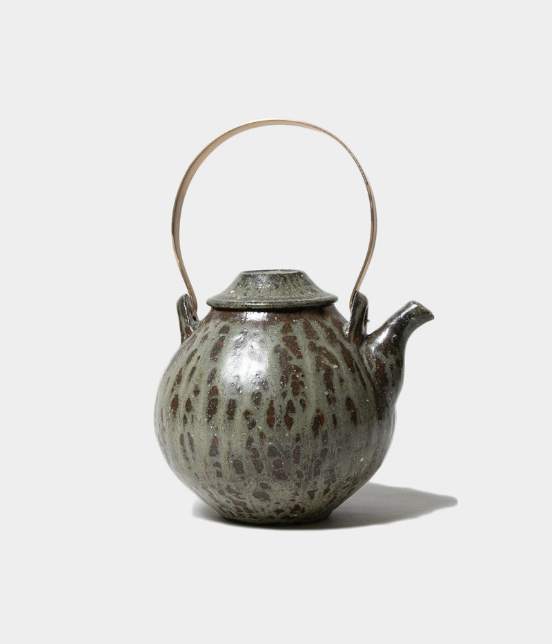 Kinjo Hiromu "Ash-glazed earthenware teapot"