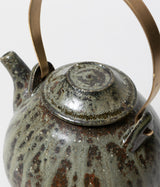 Kinjo Hiromu "Ash-glazed earthenware teapot"