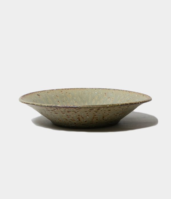 Kinjo Hiromu "Ash-glazed flat bowl"