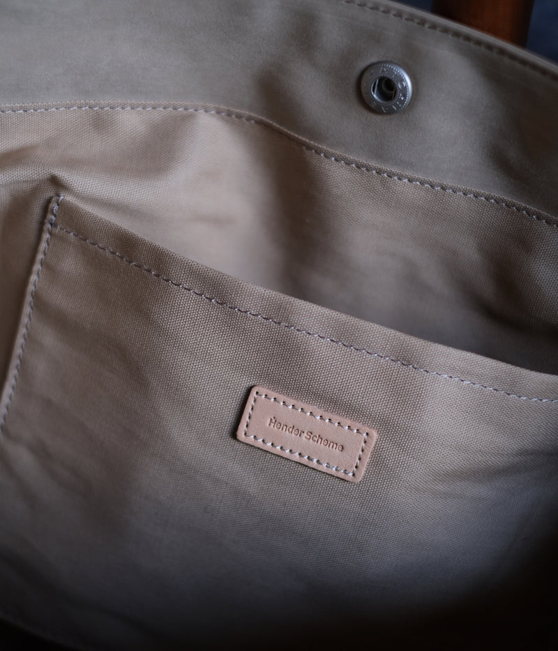 Hender Scheme "flap shoulder big"