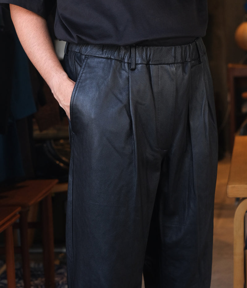 YOKO SAKAMOTO "LEATHER STRAIGHT PANTS" 