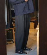 STILL BY HAND "PT02253"Garment-dye deep tuck pants
