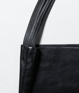 seya. "SEYA X ISAAC REINA CHASEN HOBO / MEDIUM / OIL LEATHER"