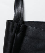 seya. "SEYA X ISAAC REINA CHASEN HOBO / LARGE / OIL LEATHER"