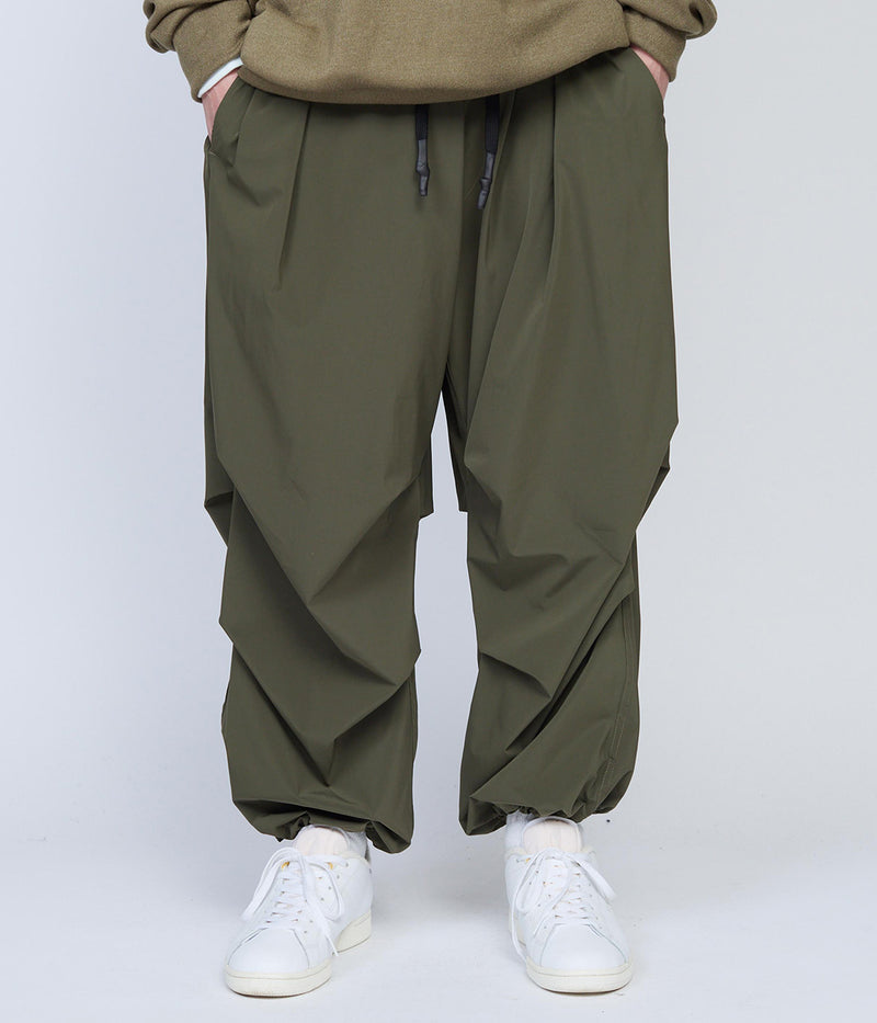 UNTRACE "BACK TUCK FLIGHT PANTS"