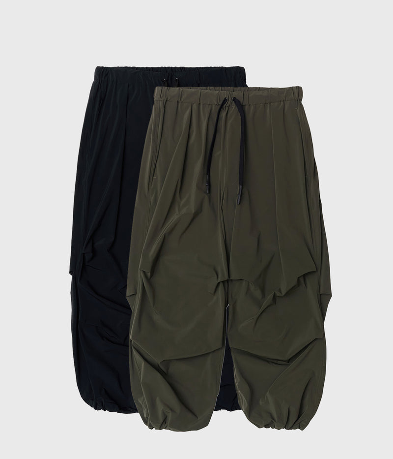 UNTRACE "BACK TUCK FLIGHT PANTS"