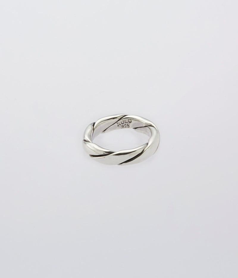 XOLO JEWELRY "Single Twist Ring"